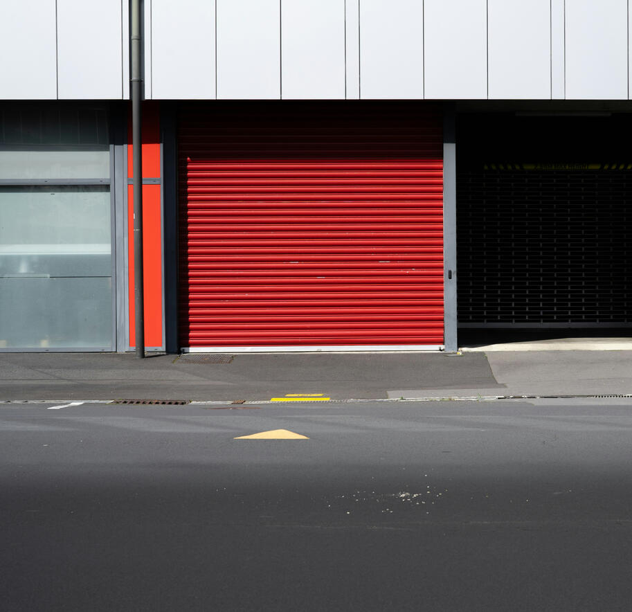 Copiar mandos a distancia de garaje en Zaragoza.Mandos a distancia de garaje, control de acceso, ferretería, seguridad del hogar, apertura de garaje, tecnología de control remoto, mandos para garaje, sistemas de apertura, comodidad y seguridad.